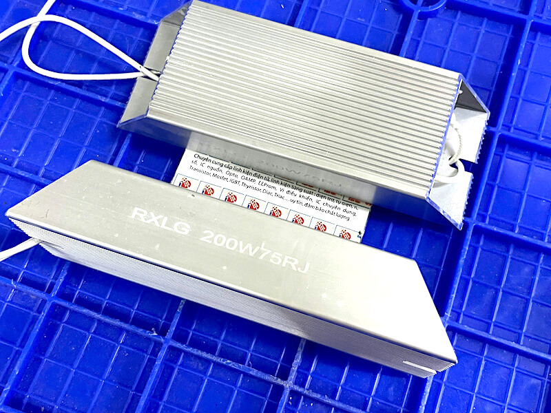 Alternative view of Điện trở xả vỏ nhôm RXLG 200W 75R 165x60x30mm