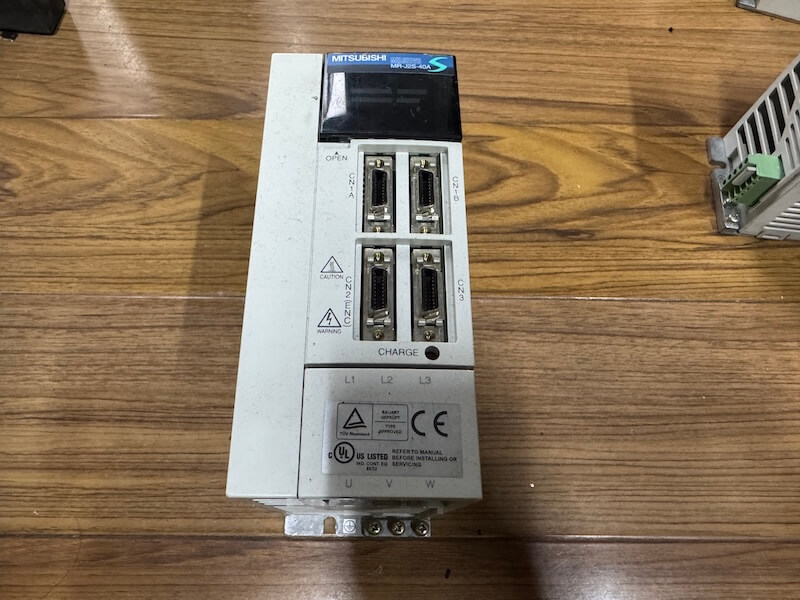 Bộ điều khiển Servo Mitsubishi MR-J2S-40A 400W tháo máy