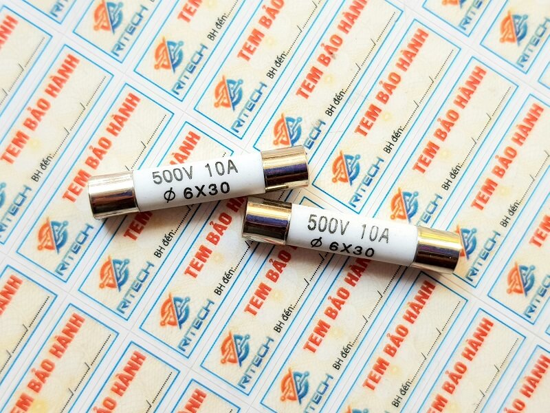 Cầu chì sứ R058 10A 500V kích thước 6X30MM