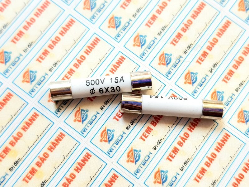 Cầu chì sứ R058 15A 500V kích thước 6X30MM