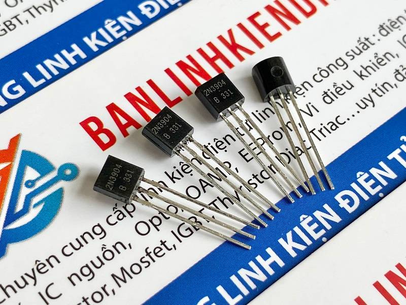 Alternative view of Transistor 2N3904 3904 NPN 0.2A 40V TO-92