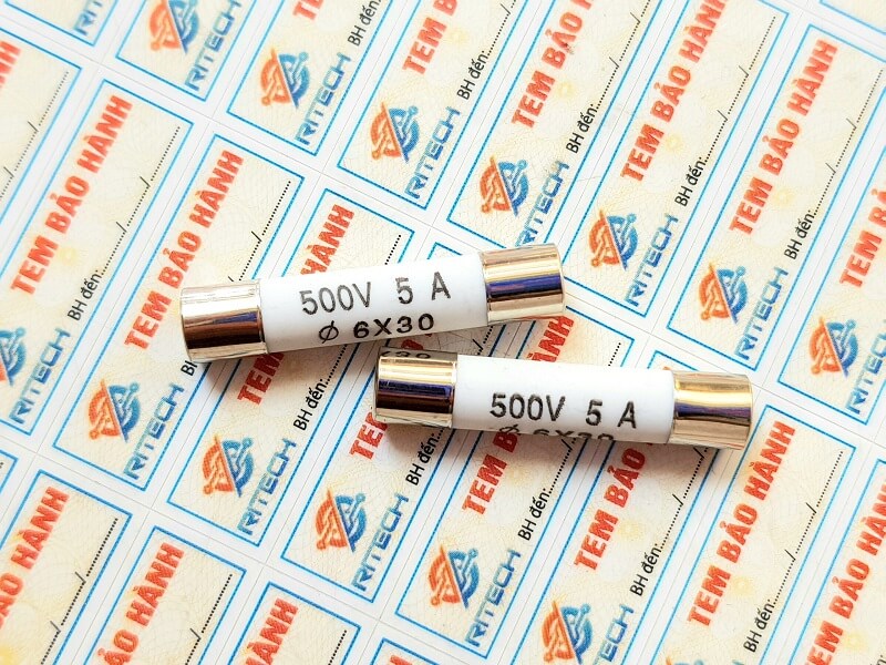Cầu chì sứ R058 5A 500V kích thước 6X30MM