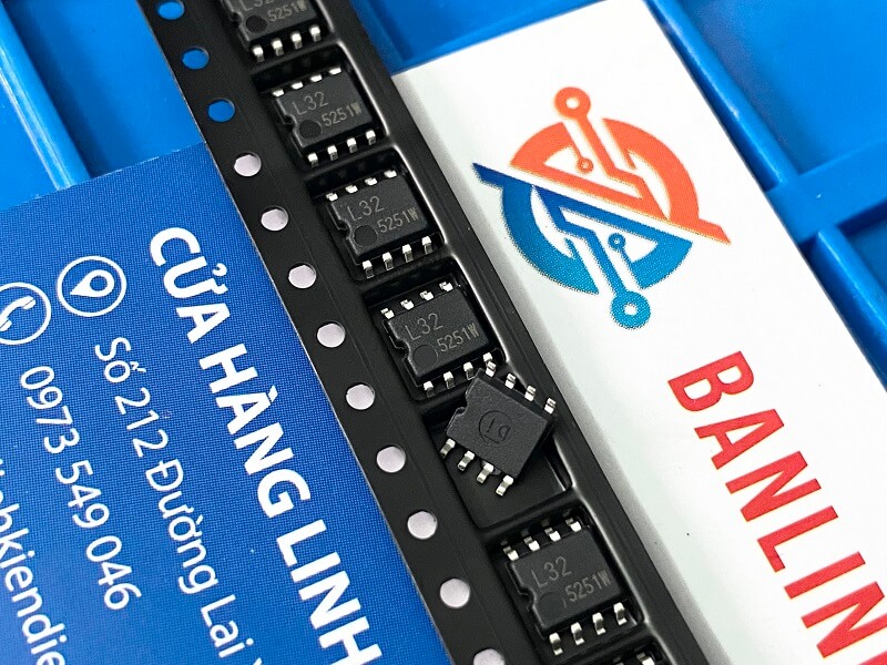 Alternative view of BR24L32F-WE2 L32 IC BUS EEPROM SOP8