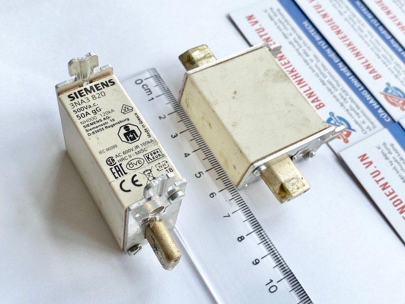 Cầu chì SIEMENS 50A 500V 3NA3 820