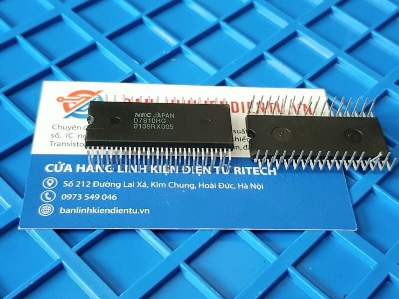 Alternative view of D7810HG UPD7810HG D7810 IC DIP-64