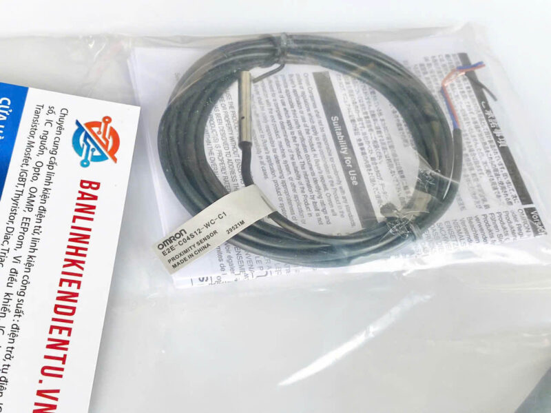 Cảm biến từ OMRON E2E-C04S12-WC-C1 NPN thường mở