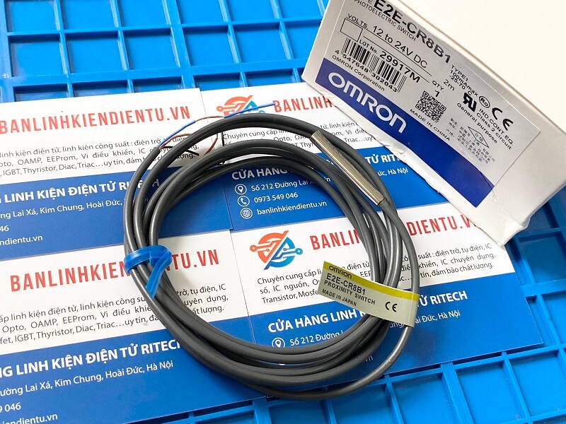 Cảm biến tiệm cận OMRON E2E-CR8B1