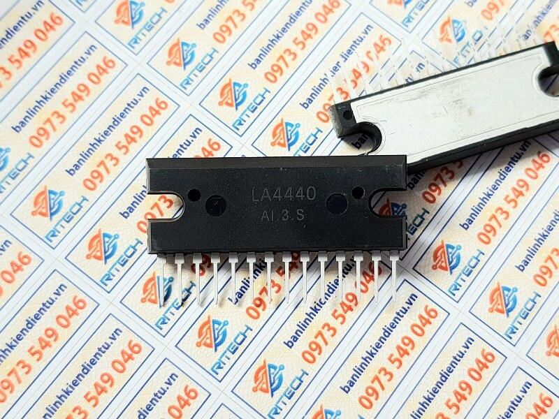 Alternative view of LA4440 LA 4440 SANYO IC ZIP-14 chính hãng