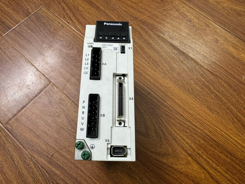 MBDLN25SE Bộ điều khiển Servo Panasonic MINAS A6 400W