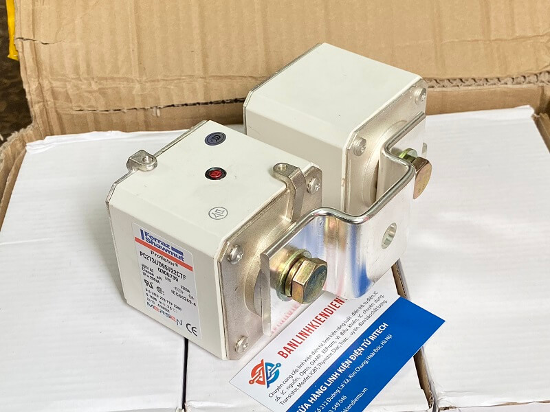 Cầu chì PC273UD95V22CTF 9.5URD273TTF2200 Q300739 950VAC 2200A