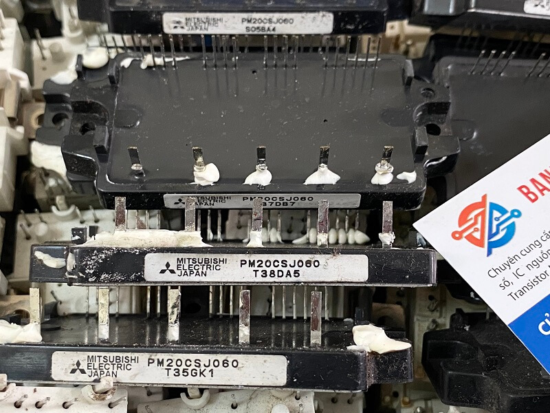 Alternative view of PM20CSJ060 IGBT Mitsubishi 20A 600V tháo máy
