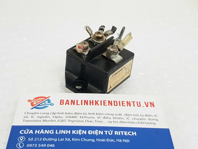 Alternative view of QM30HA-H Module Transistor Mitsubishi 30A 600V (Tháo máy)