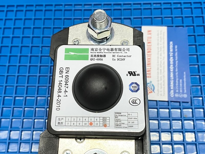Alternative view of QNZ-600A Contactor biến tần Coil 24v