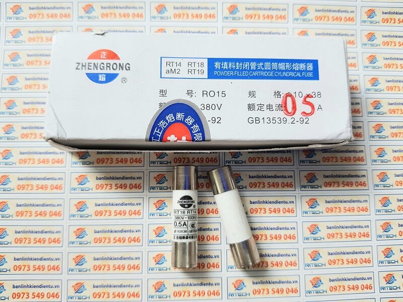 Rt. 18 Rt14 Cầu chì sứ RO15 RT18 RT14 0.5A kích thước 10x38mm