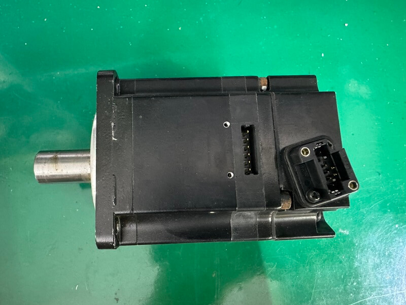Alternative view of SGMJV-02ADL21 Motor Servopack Yaskawa Sigma 5 200W không phanh