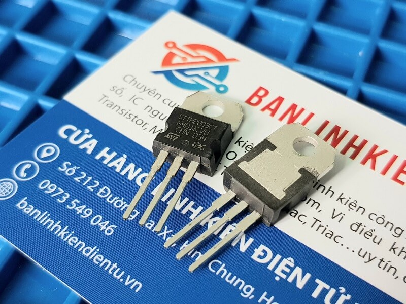 STTH2003CT STTH2003 Diodes Fast Recovery 2x10A/300V TO-220