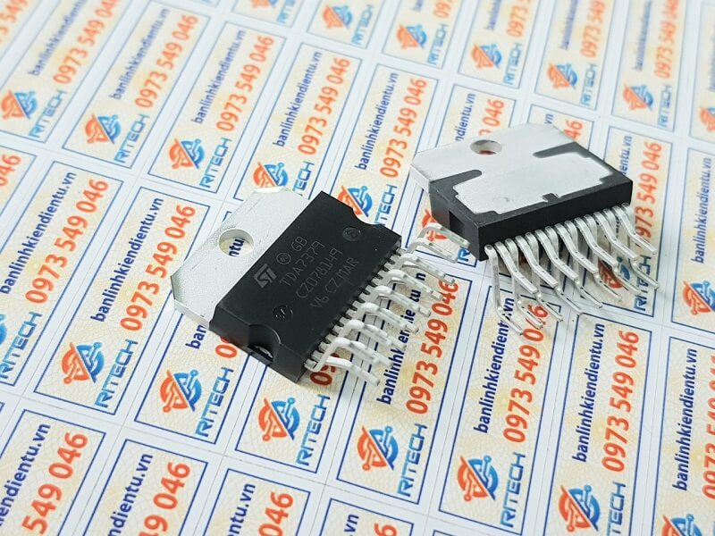 Alternative view of TDA7379 IC nguồn khuếch đại âm thanh Multiwatt15