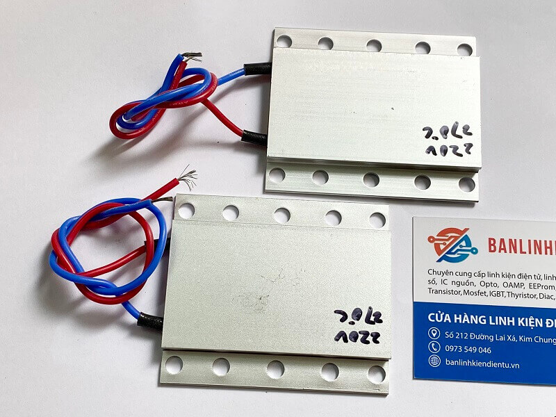 Alternative view of Tấm gia nhiệt tháo chân linh kiện 220VAC 120-250W kích thước 73x63x7mm
