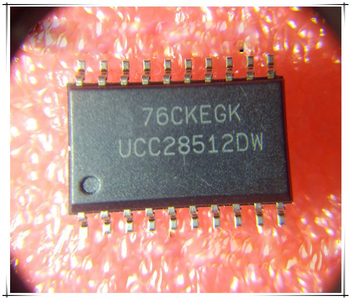 UCC28512DW