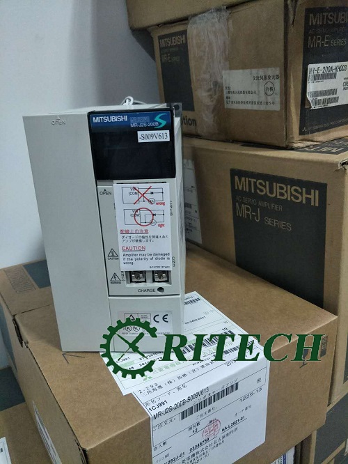 Alternative view of Bộ điều khiển Servo Mitsubishi Mr-J2s-100B4 1kw