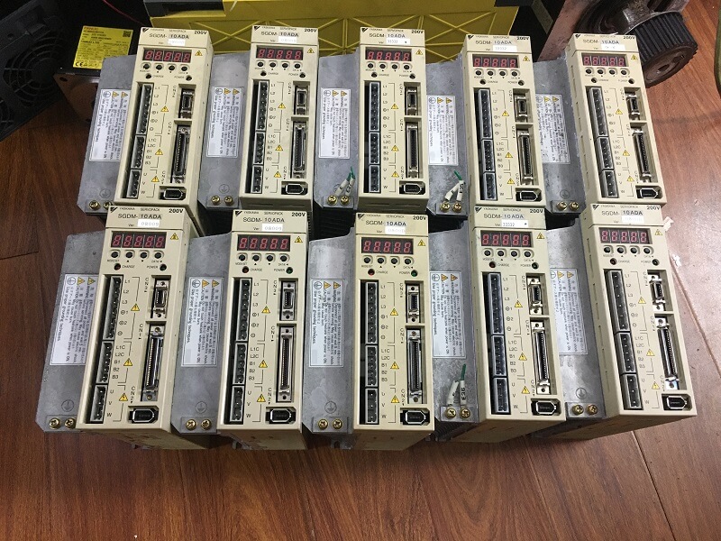 Servopack Yaskawa Sigma II SGDM-10ADA 1kw tháo máy đẹp