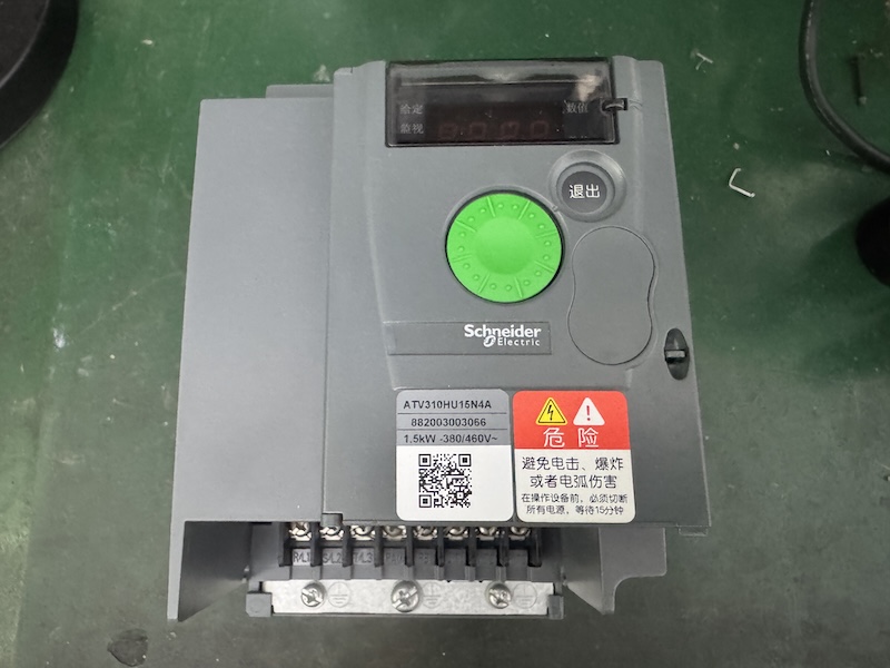ATV310HU15N4A Biến tần Schneider công suất 1.5kw điện áp 380v