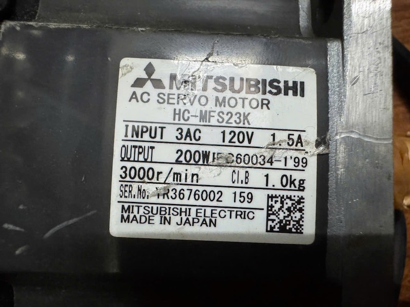 Alternative view of Motor servo Mitsubishi HC-MFS23K 200w