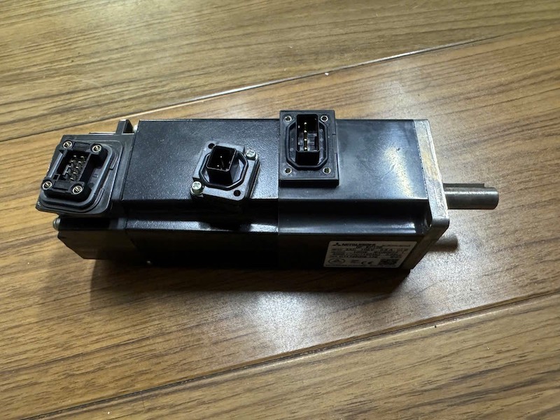 Alternative view of Motor servo AC Mitsubishi HF‑KP13B