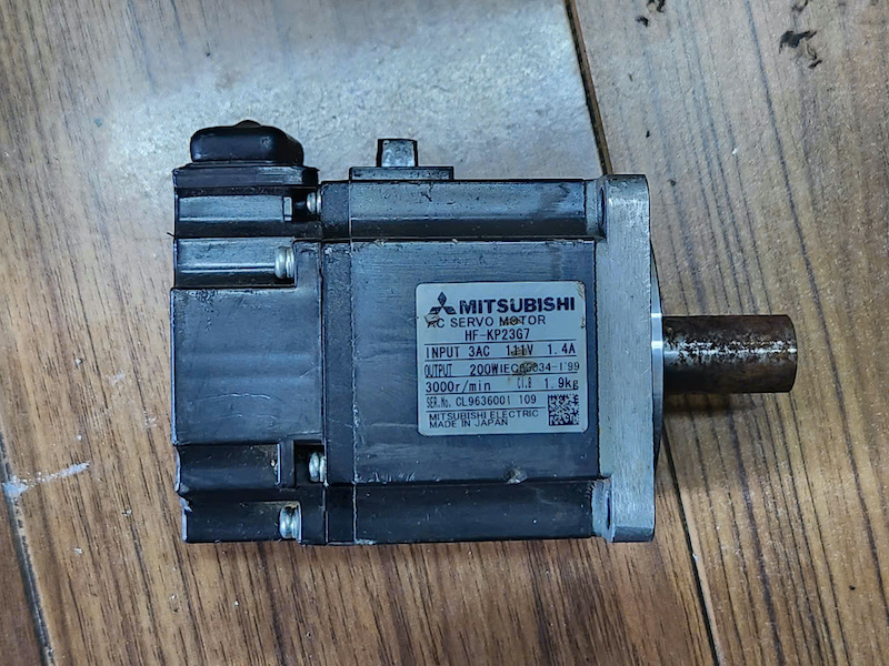 Motor servo HF-KP23G7