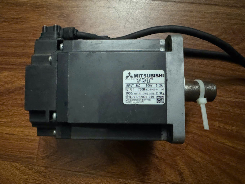 Động cơ servo Mitsubishi HF-KP73