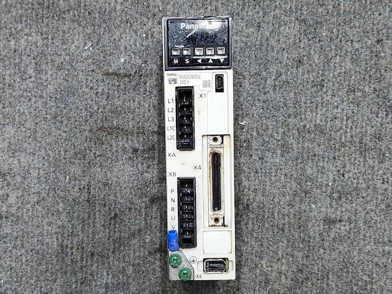 Bộ điều khiển servo driver AC Panasonic MADLN05SE