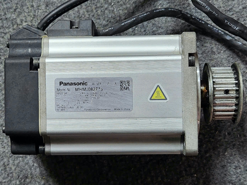 Motor servo AC Panasonic MHMJ082P1S