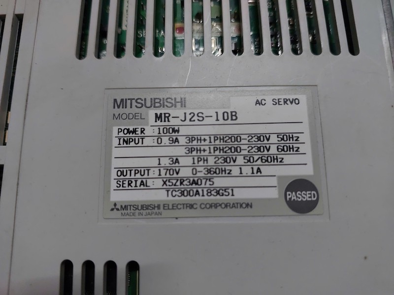 Alternative view of Bộ điều khiển servo driver Mitsubishi MR‑J2S‑10B