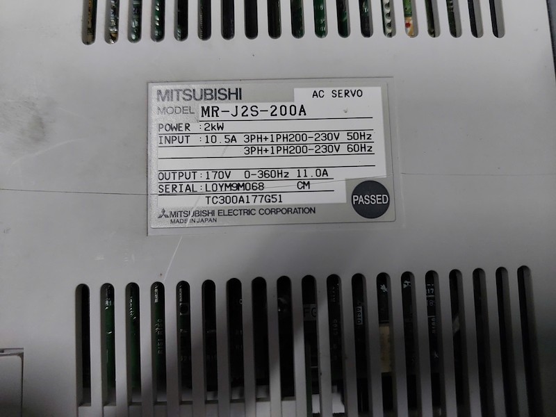 Alternative view of Bộ điều khiển servo Mitsubishi MR‑J2S‑200A