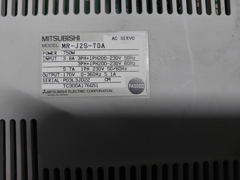 Alternative view of Biến tần Mitsubishi MR-J2S-70A