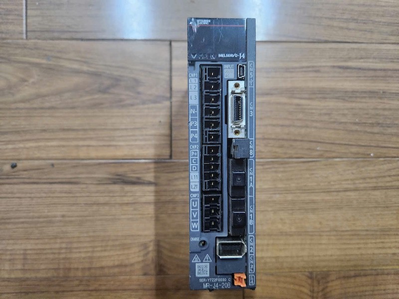 Bộ điều khiển servo Mitsubishi MR‑J4‑20B
