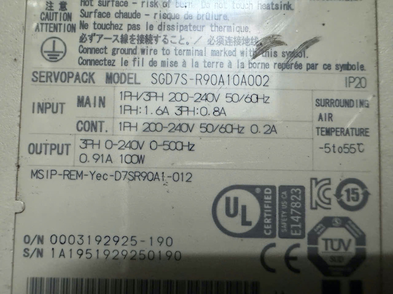 Alternative view of Bộ điều khiển  Servo Yaskawa SGD7S-R90A10A002