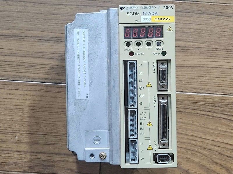 Bộ điều khiển servo Yaskawa SGDM‑15ADA
