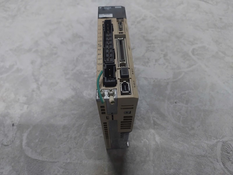Biến tần Yaskawa SGDV‑2R8A01B002000