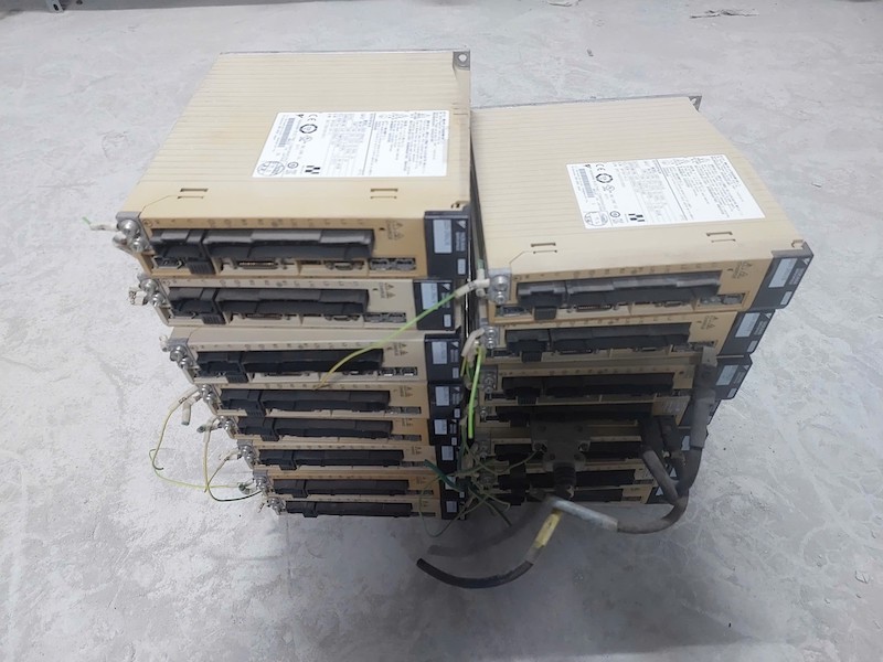 Bộ điều khiển servo Yaskawa SGDV-2R8A21B - Ảnh 4