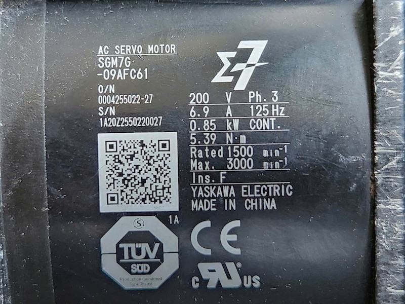 Alternative view of Motor servo AC Yaskawa SGM7G‑09AFC61