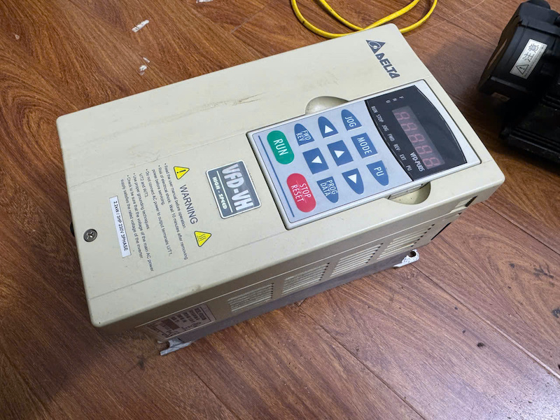 Biến tần Delta VFD022V23A dòng VFD-VH 2.2kw 220v - Ảnh 3