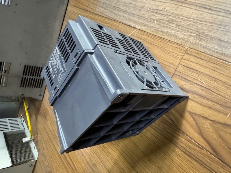 Biến tần Mitsubishi FR-D720-3.7K - Ảnh 4