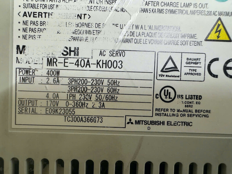 Alternative view of Bộ điều khiển servo Mitsubishi MR-E-40A-KH003 400W