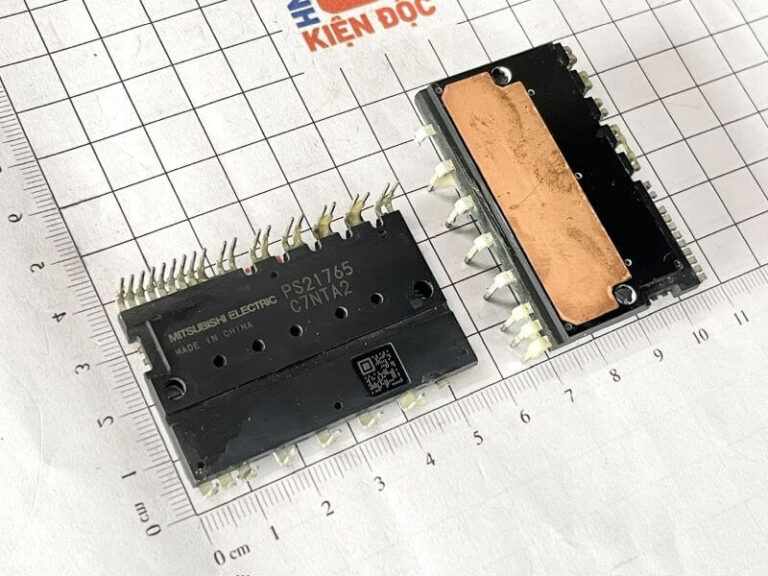Alternative view of PS21765 Module IGBT 20A 600V (tháo máy thiếu chân )