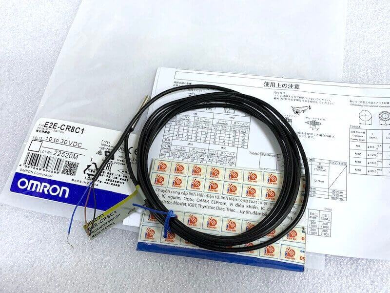Cảm biến tiệm cận E2E-CR8C1 10-30VDC