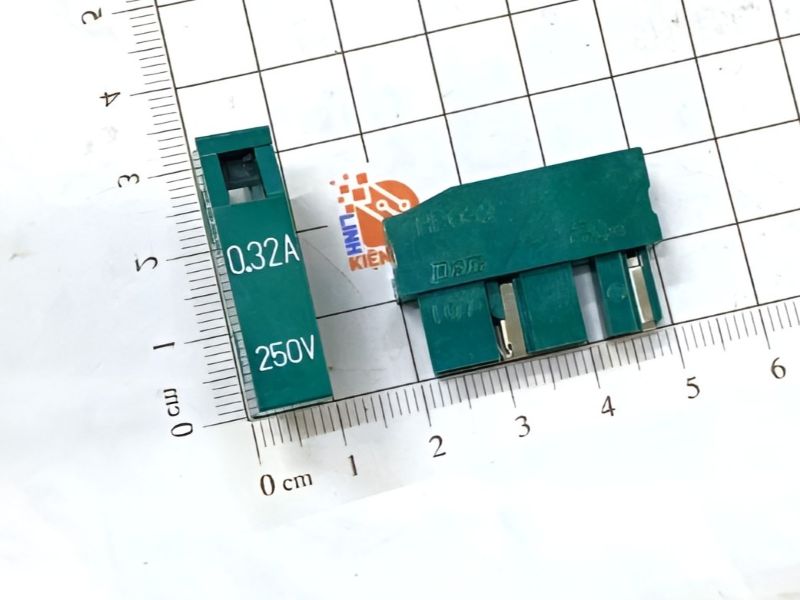 Alternative view of Cầu chì Daito A60L-0001-0194 HP032 0.32A 250V