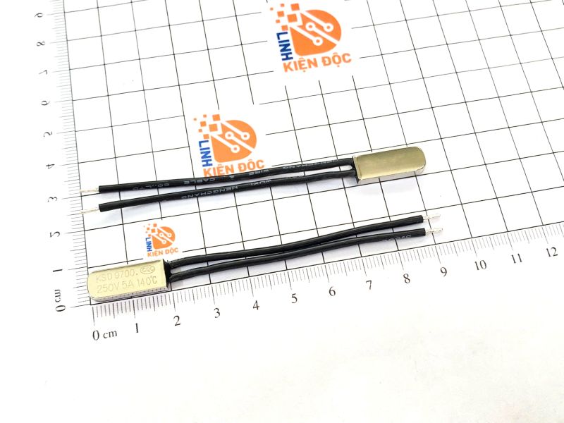 Alternative view of Relay nhiệt KSD9700 140 độ 5A 250V thường đóng