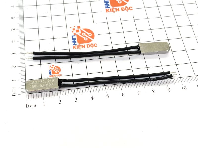 Alternative view of Relay nhiệt KSD9700 65 độ 5A 250V thường đóng
