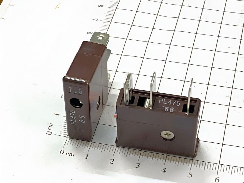 Alternative view of Cầu Chì Fanuc Daito Cầu Chì PL475L 7.5A 250V